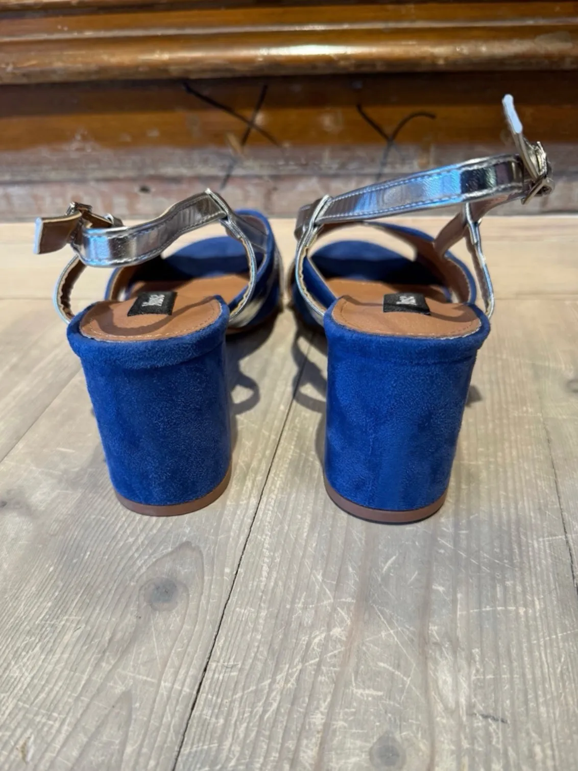 BLOCK HEEL SANDALS - BLUE