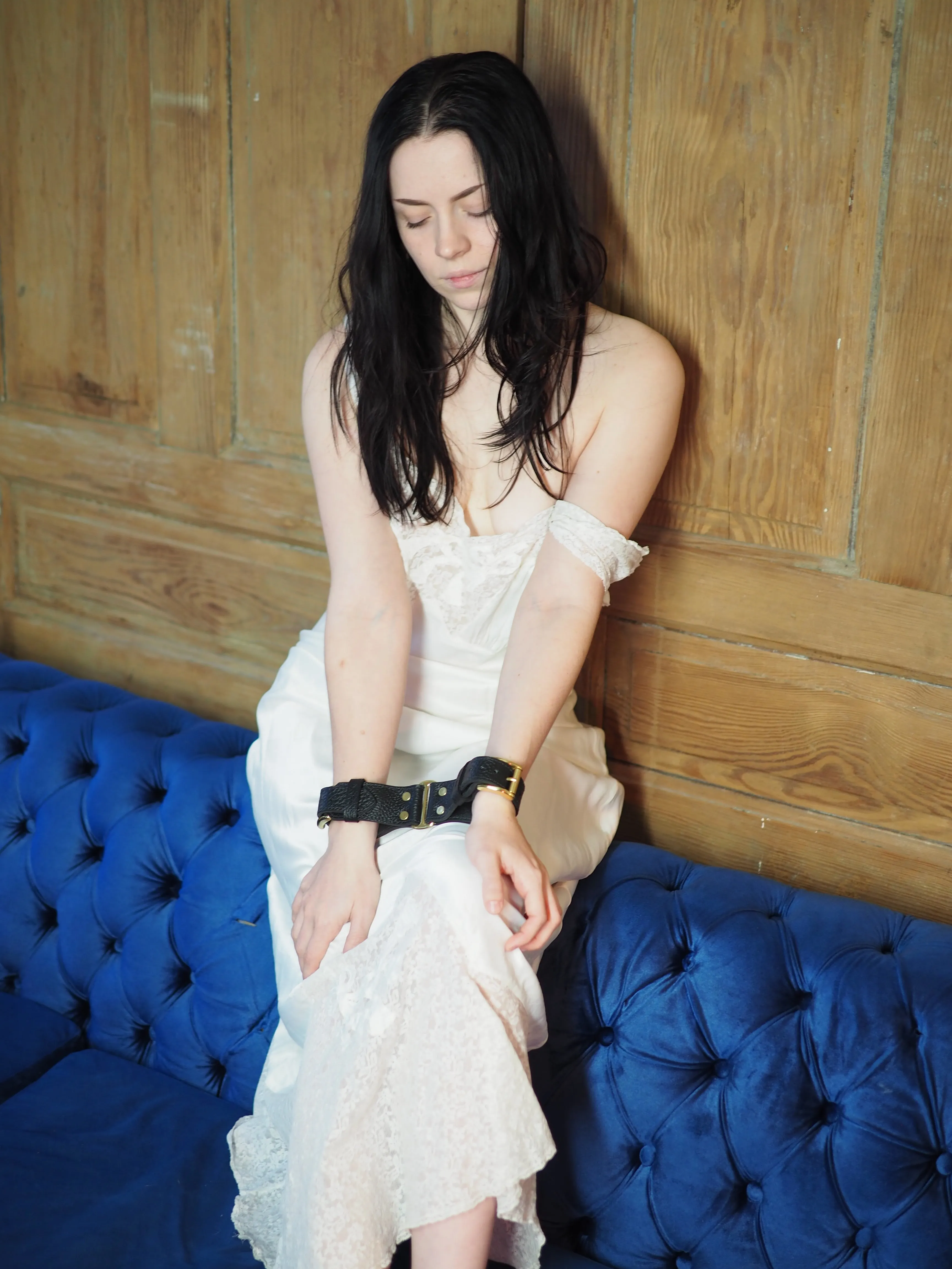 KINK, Hand Restraints