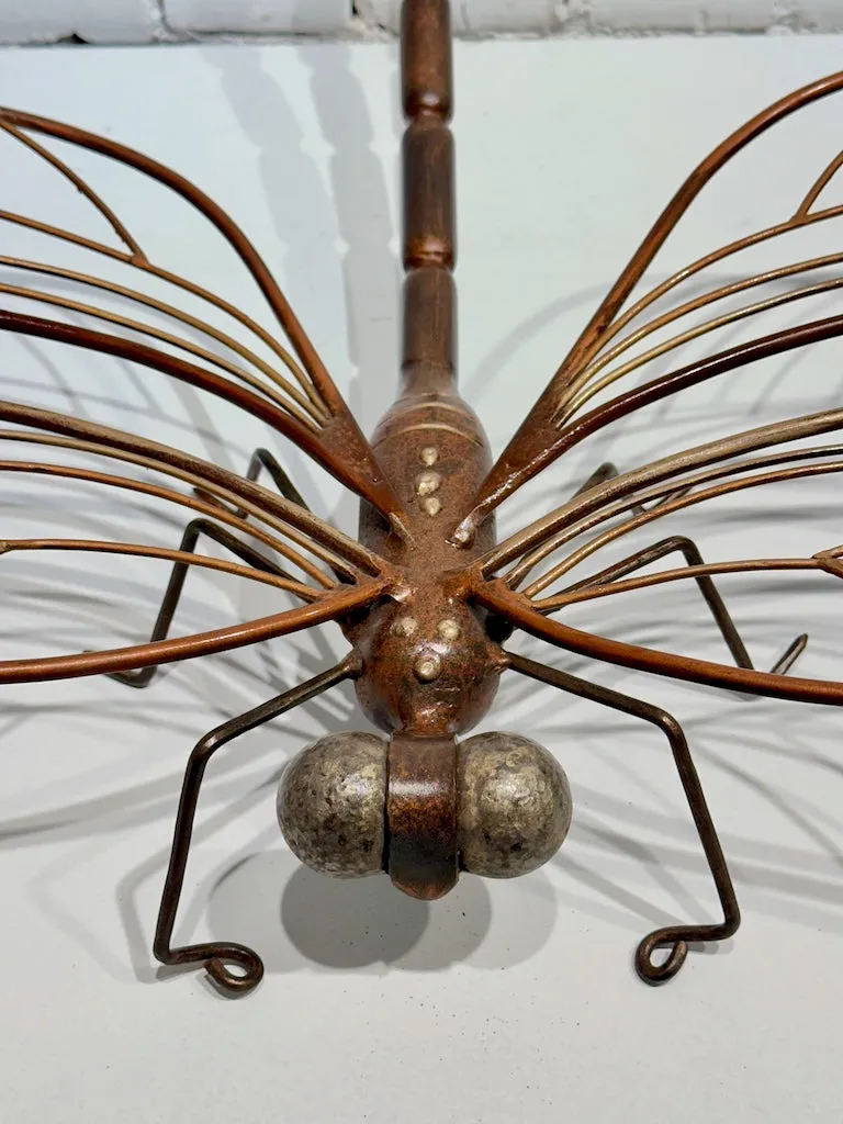 "DRAGONFLY WITH HORIZONTAL WINGS"